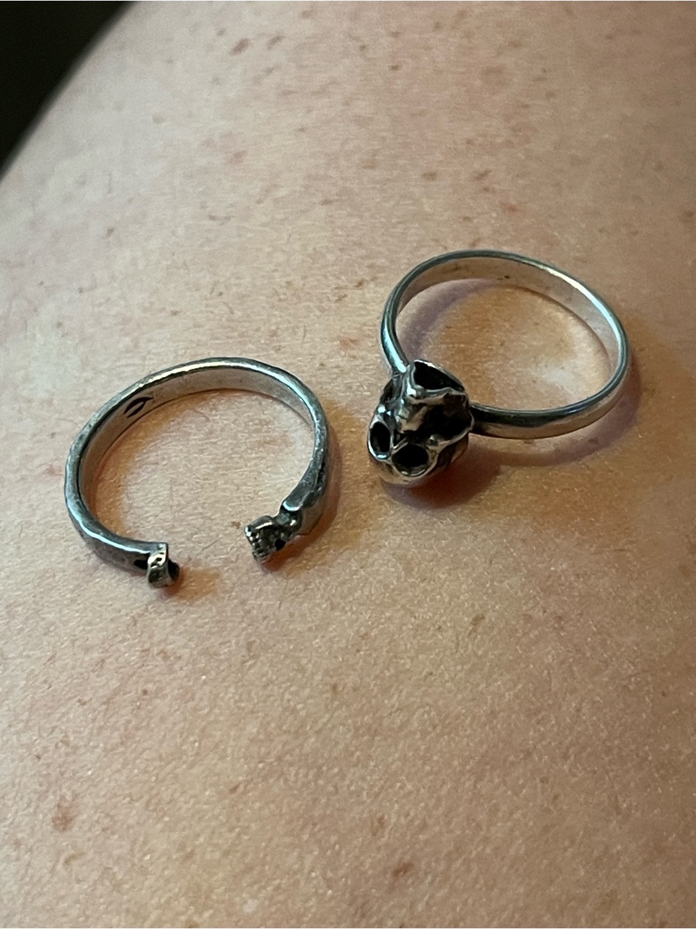 Sterling Skull & Bone Wedding Set 💀☠️ OOAK engagement and wedding rings - Picture 7 of 16